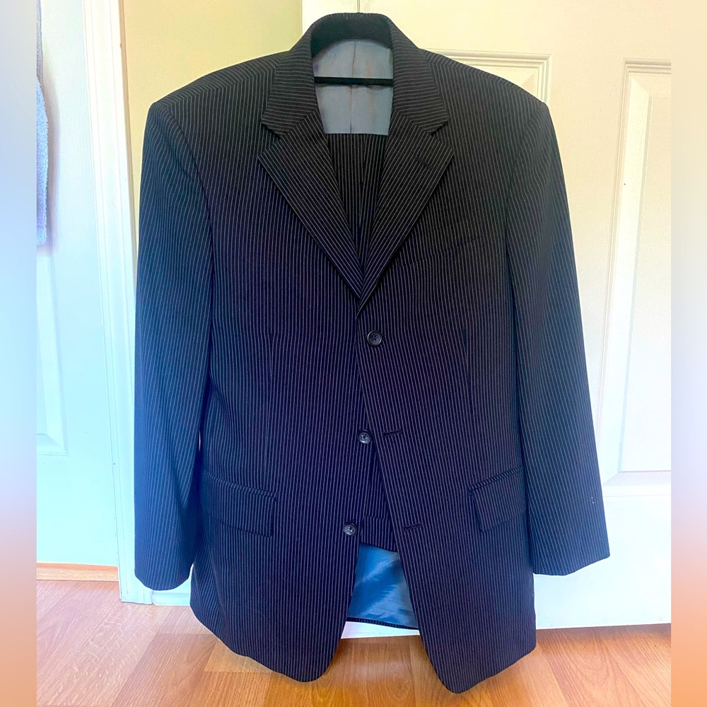 Oscar de la Renta Black Suit Timeless Elegance